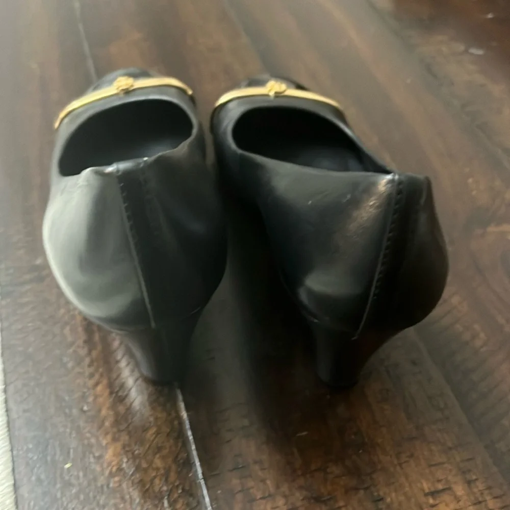 Tory Burch Black and Gold Heels